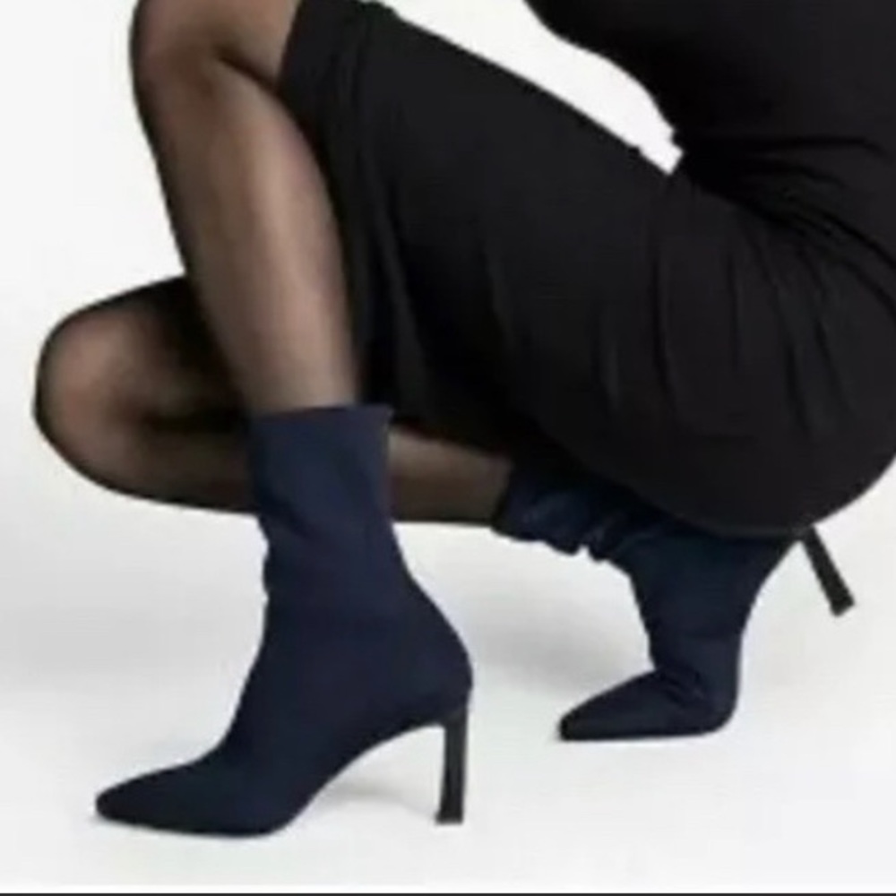 Stuart Weitzman Rapture 75mm Navy Boots Size 6M